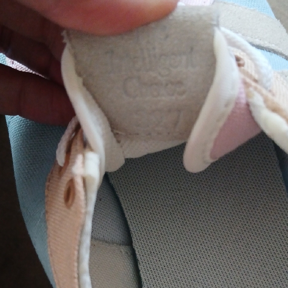 New Balance Women's Pink, Blue, and Tan Sneakers - Picture 4 of 8